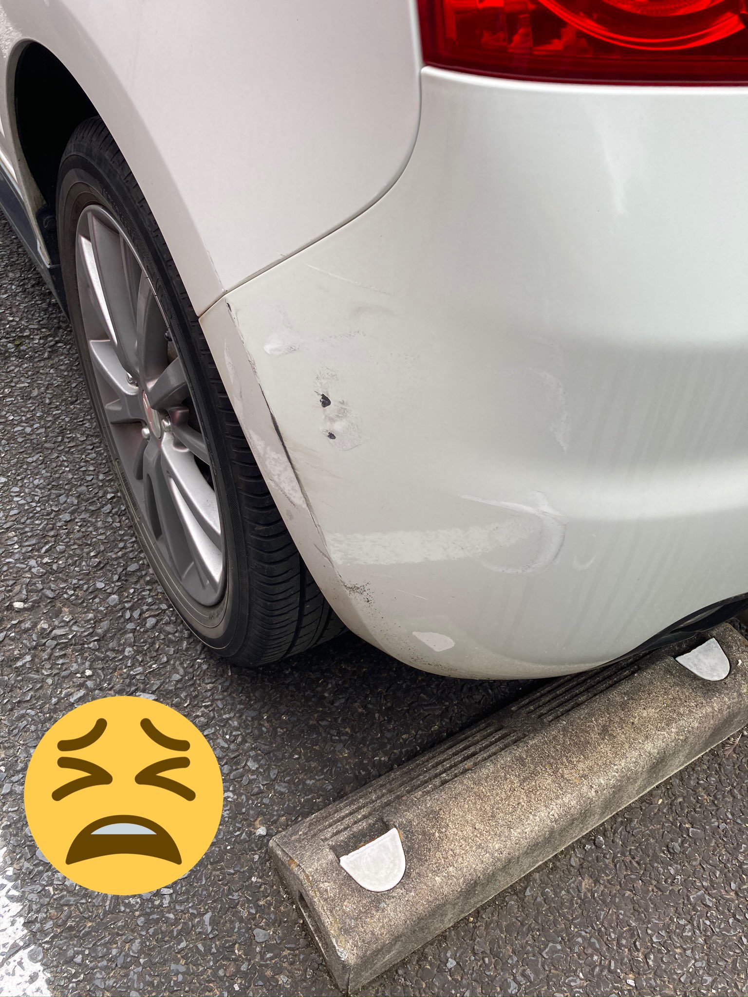 悲報 多分 パチ屋で当て逃げされてた スロカク パチスロデータ ニュースまとめブログ