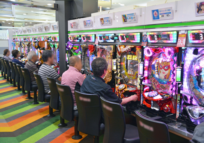 パチンコ屋で仲良くなった40代の人におじさんって言ってたら無口になったw スロカク パチスロデータ